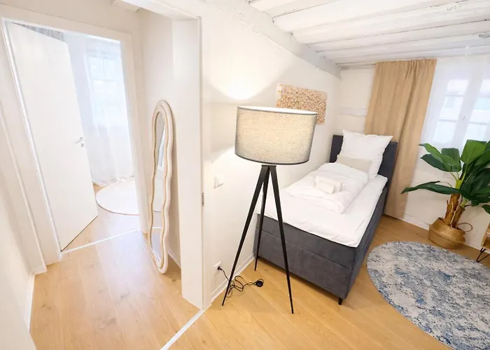 Gartenwohnung-terrasse-3 Schlafzimmer-85zolltv-arcade Apartamento *